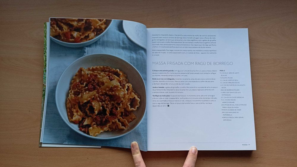 "Nigellissima: Receitas Fáceis Inspiradas em Itália" de Nigella Lawson