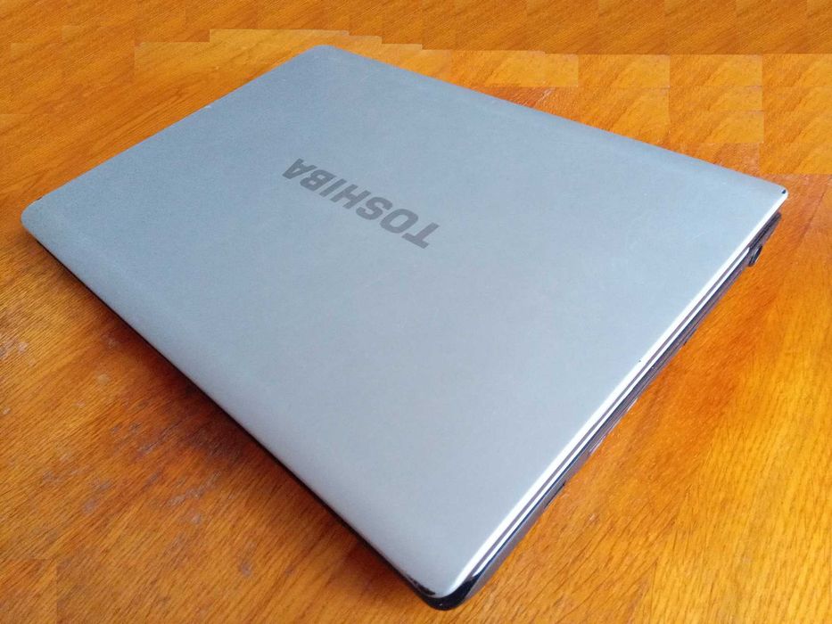 надежный полностью рабочий ноутбук Toshiba Satellite в отличном состоянии