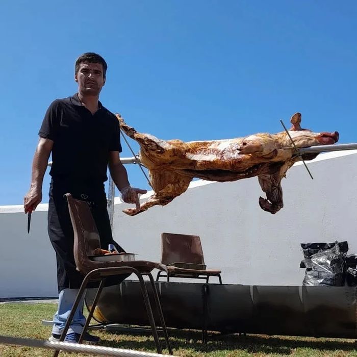 Porco no espeto saloio