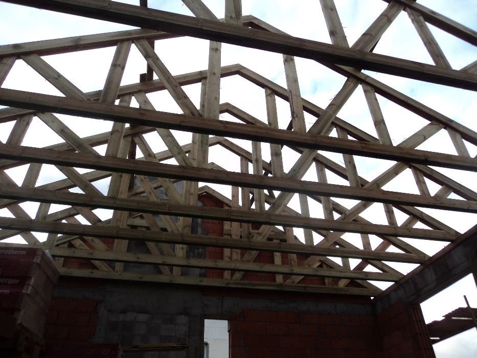 Drewno konstrukcyjne, deski, więźba,wiązary dachowe