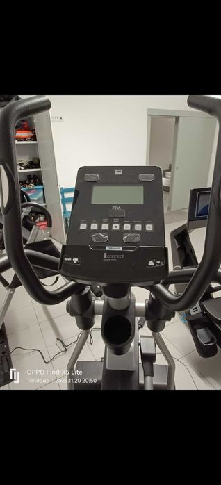 Máquina fitness elíptica