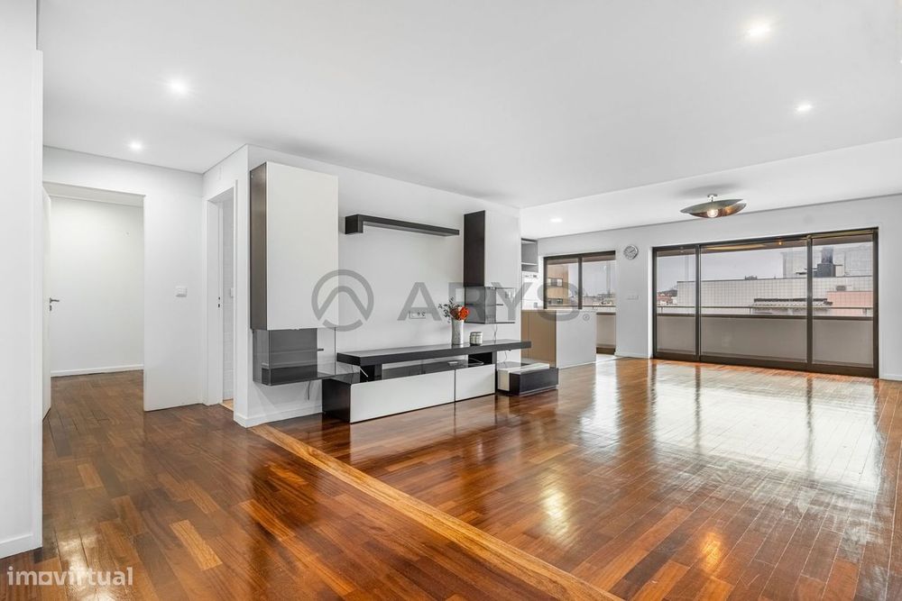 Apartamento T3 Renovado em Maximinos – Braga — Braga (Maximinos, Sé E Cividade), Braga