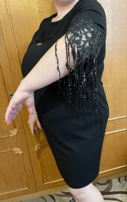 Чорна святкова сукня