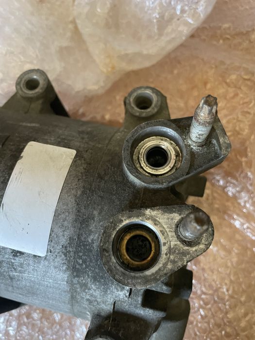 Компресор кондиціонера Форд Ford 19D629-BB