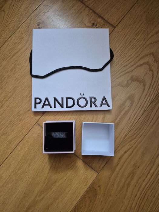 Pudełeczko i torebka na charmsa Pandora