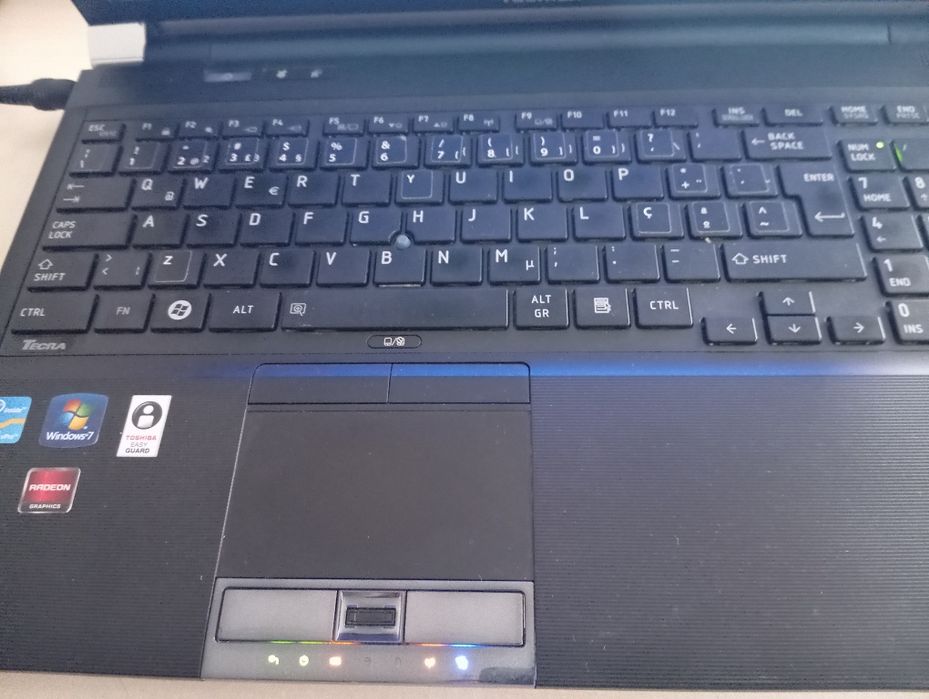 Computador portátil Toshiba Tecra