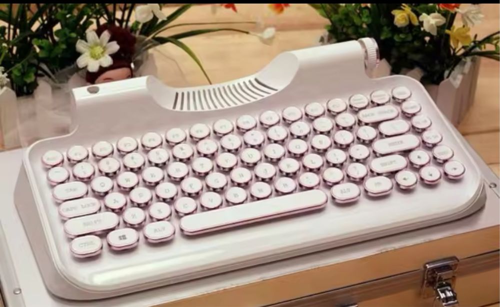 Ретро Bluetooth-клавіатура в ідеальному стані