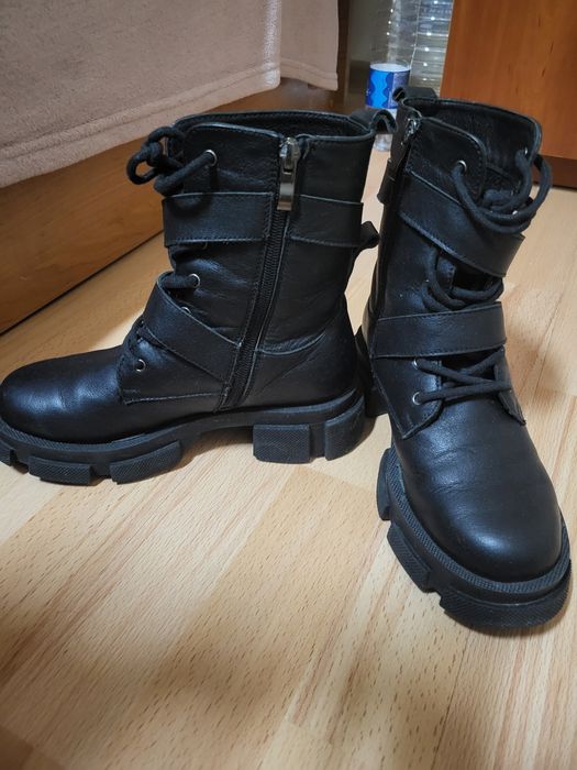 Шкіряні черевики берці