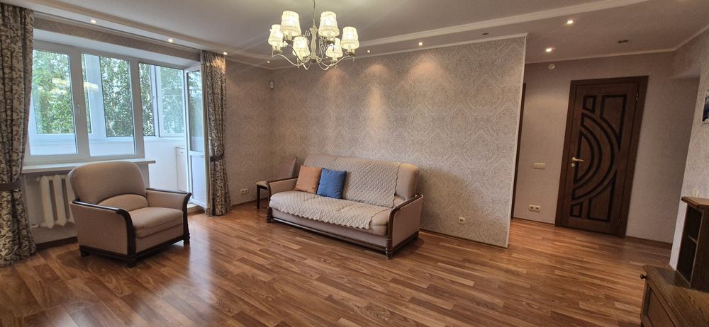 Продам 3-х комнатную, ул.Парковая,70м2, этаж газ