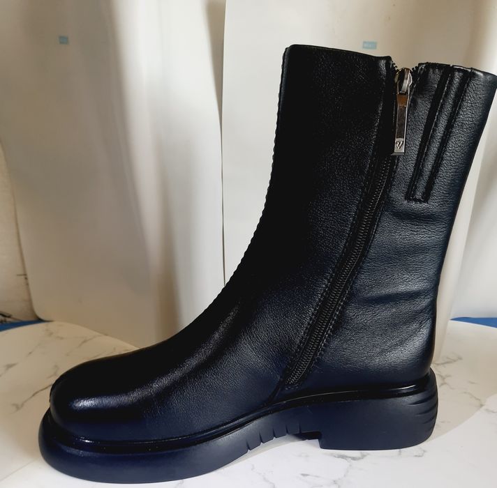 Ботинки фирмы Vitto Rossi размер 41.