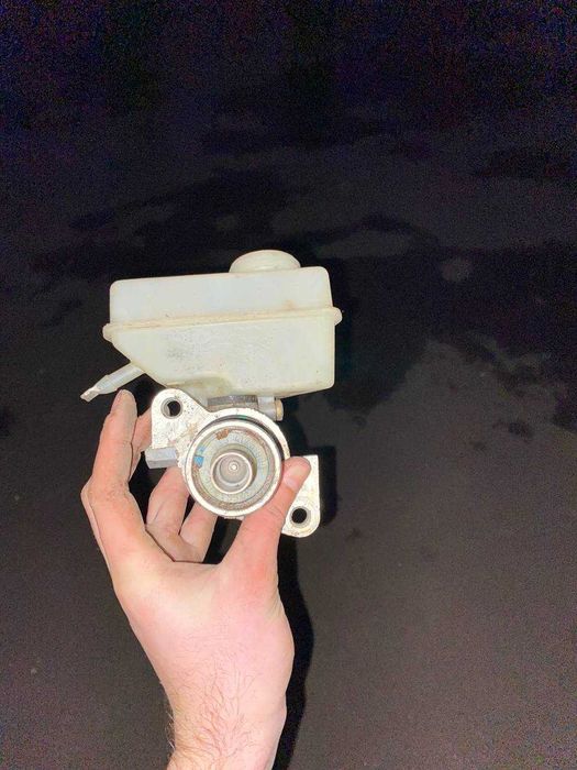 Вакумний підсилювач гальм+ бачок Мерседес w210 Вакумник