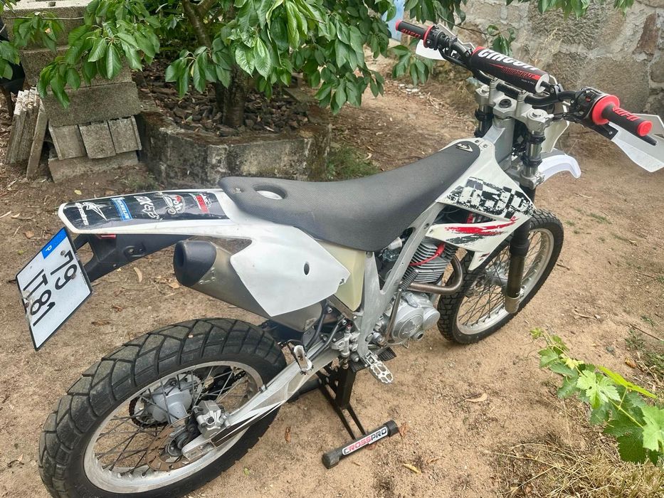 Vendo Ajp Pr4 de 2010