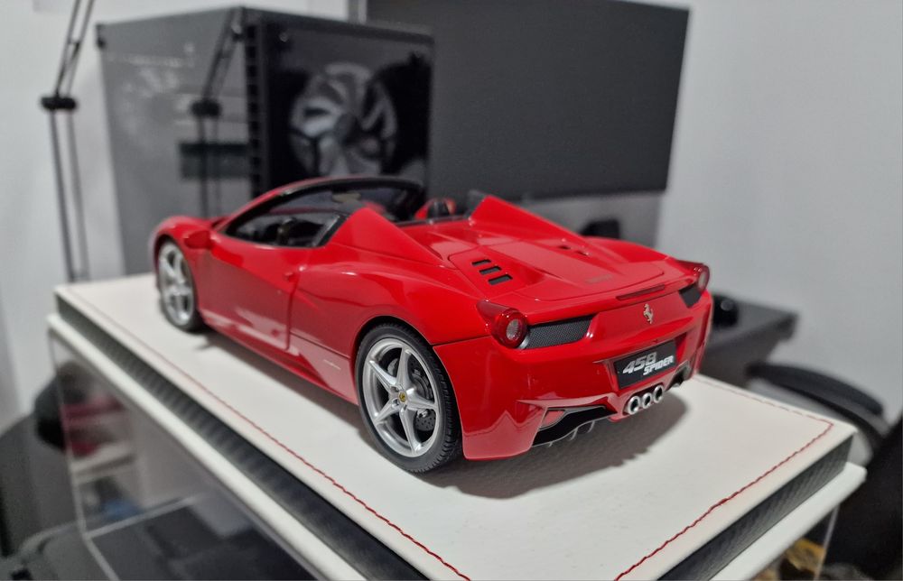 Vendo miniatura 1/18 hot wheels elite