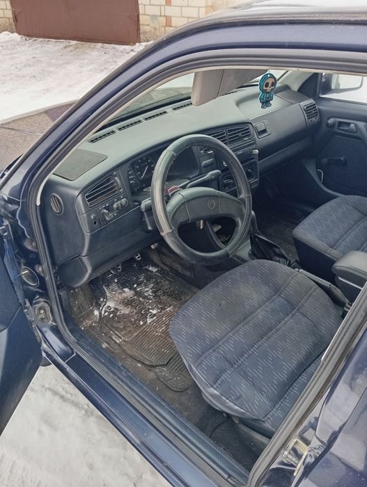 Продам wolkswagen Golf-3.1.8 газ-бензин