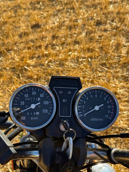 Продам мотоцикл Delta 110 см³ у непоганому стані.Технічно мотоцикл справний. З нюансів — пошкоджена проводка та відсутні водійські підніжки.