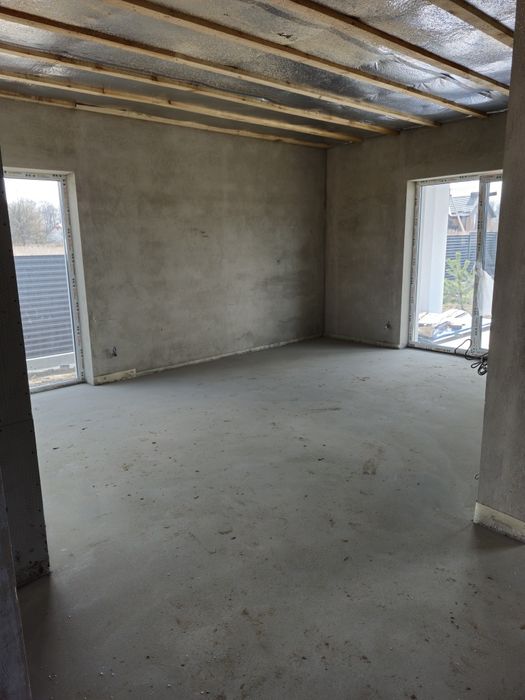 Будинок, дуплекс під чистовий ремонт із всіма комунікаціями