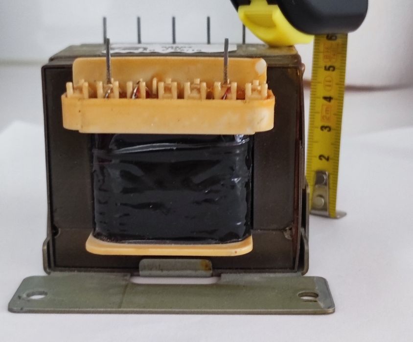 Transformador 33-0-33V + 3.9V (~120VA)