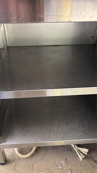 Bancada de inox com prateleiras