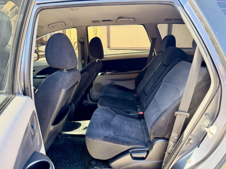 Mitsubishi GRANDIS 7 Мест Автомат