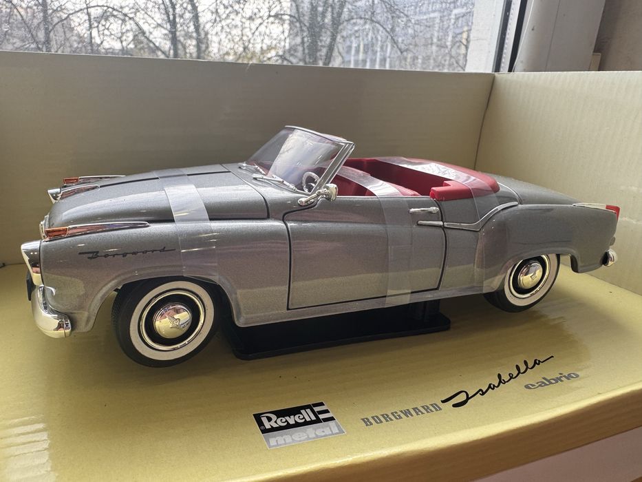 Модель авто Borgward Isabella Cabrio, 1:18, Revell