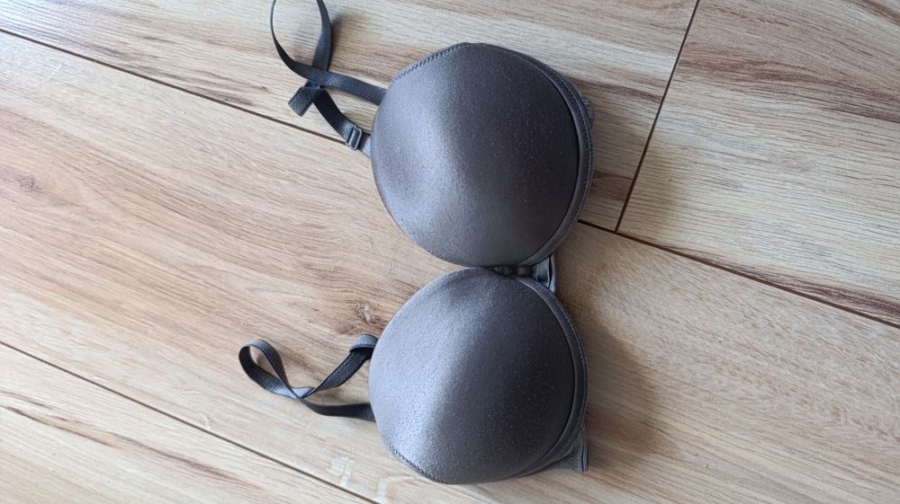Gładki szary stanik biustonosz push-up Triumph 70A