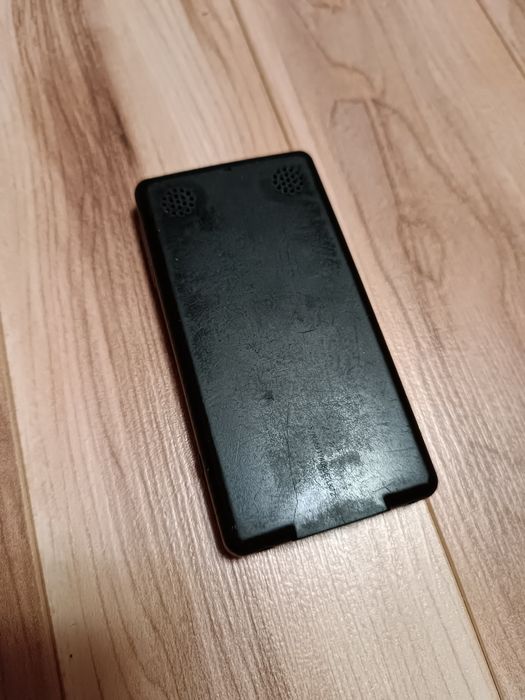 iRIVER E100, 8 ГБ + microSD.