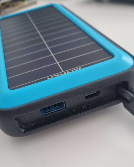 Powerbank Anker PowerCore Solar 20000 mAh A1650 Latarka USB-C