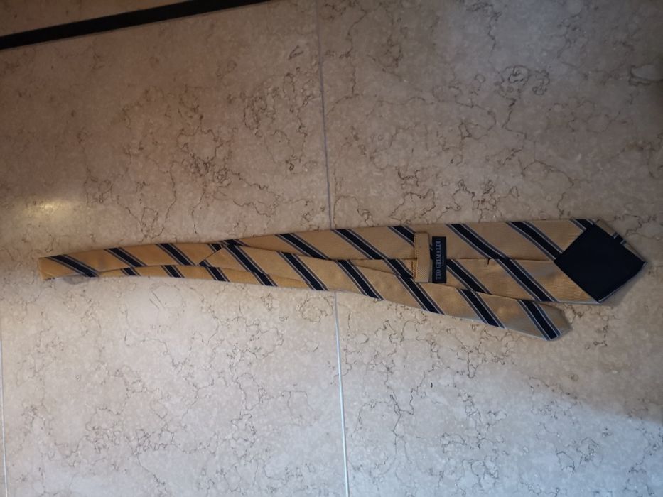 5 ties, each €3 – buy 5 and get 1 free (all for €12)64564315993729121