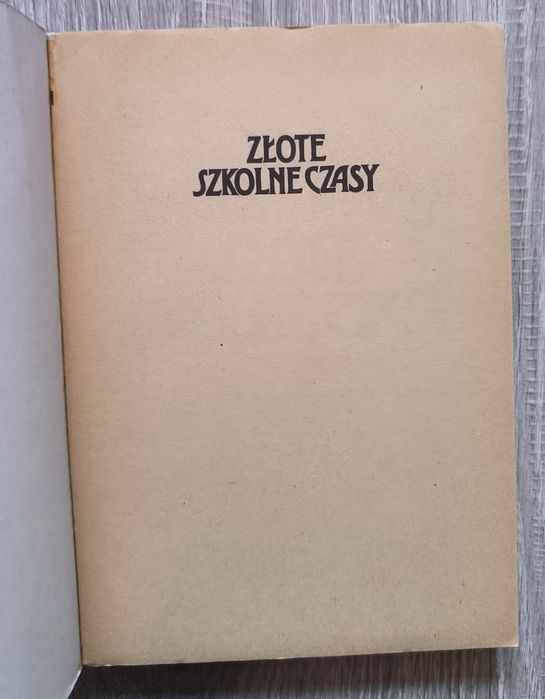 Złote szkolne czasy Angela Brazil