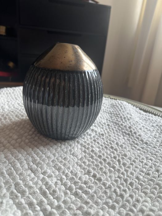 Pequeno Vaso Decorativo Texturizado - Preto e Bronze/Dourado