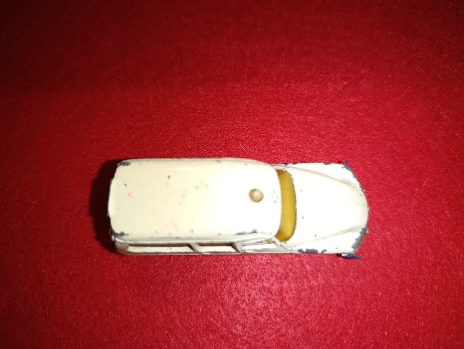 Majorette Ambulância DS 21