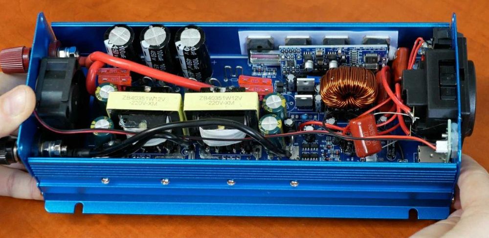 Чиста синусоїда. Інвертор 2600 Вт. Світлодіодний вольтметр.