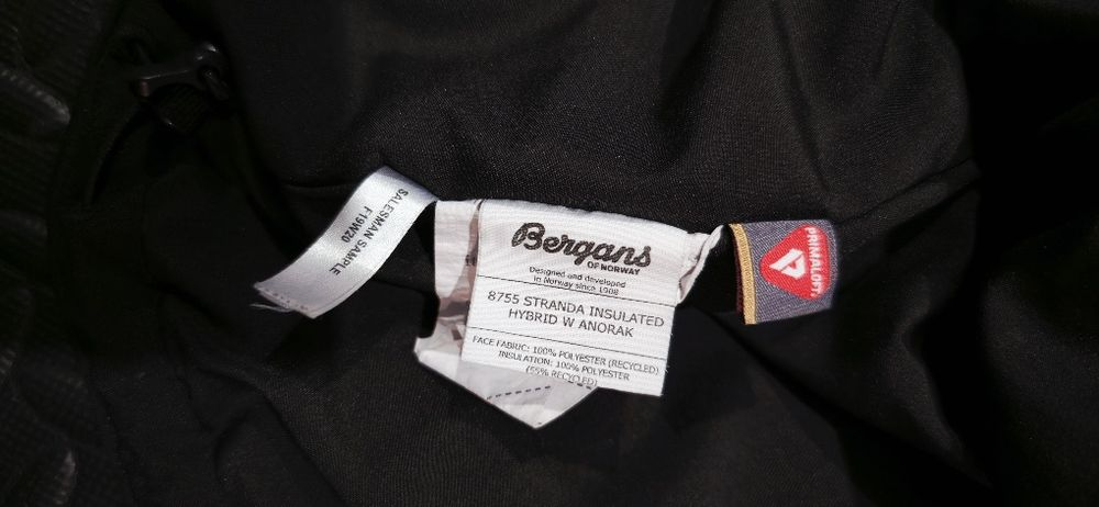 Bergans of Norway Stranda Insulated Hybrid W Anorak.  r.S