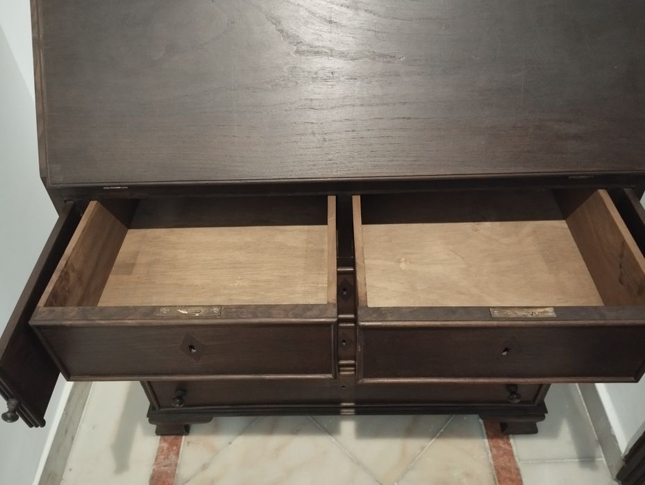 Five-Drawer Desk64741114780419123