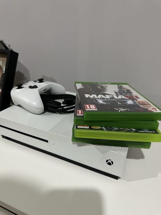 Xbox one S - 500GB + Jogos