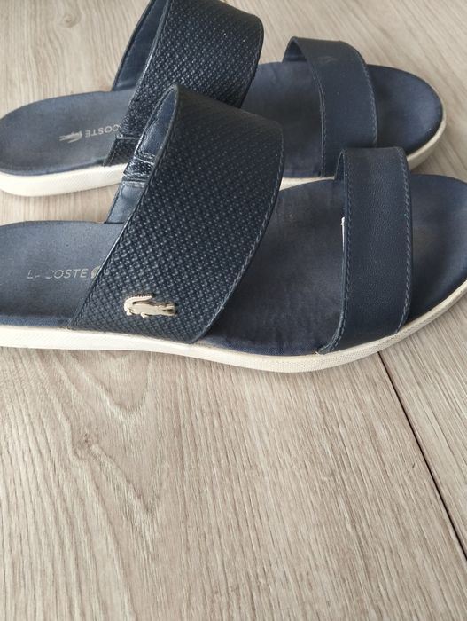 Oryginalne klapki Lacoste