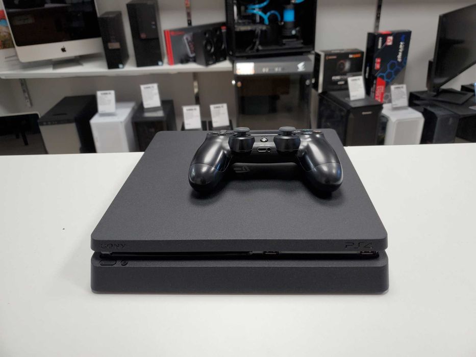 Konsola Playstation 4 PS4