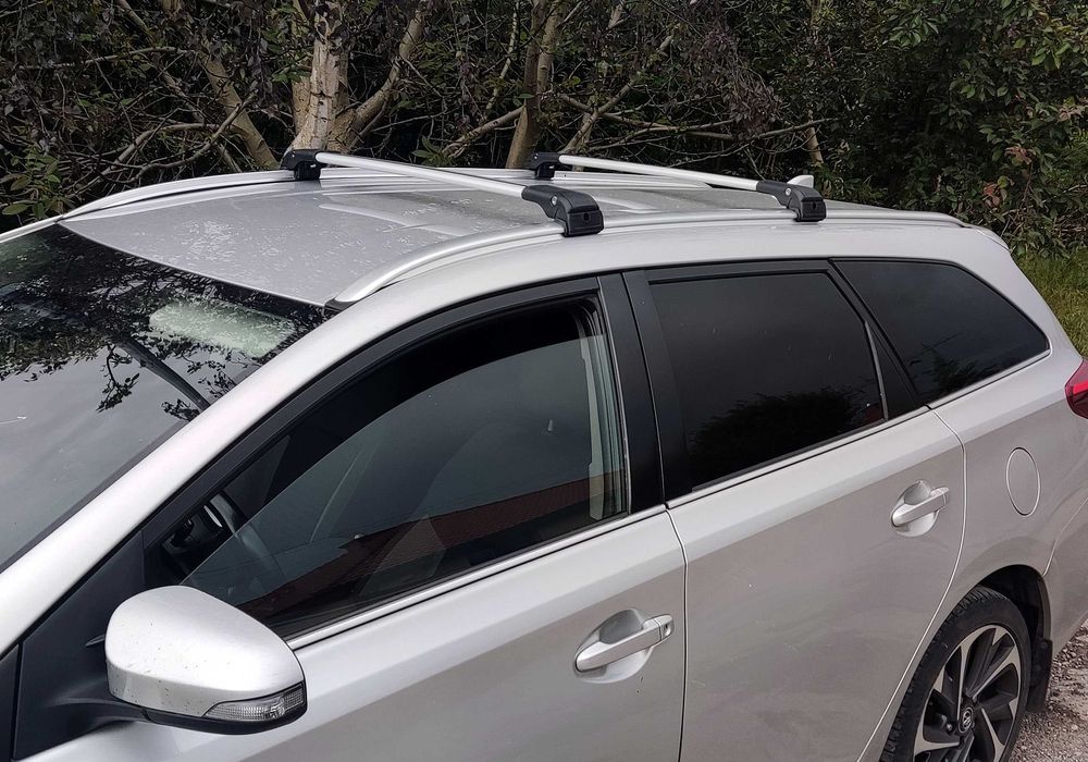 Bagaznik Toyota Auris Kombi Dedykowany Niski