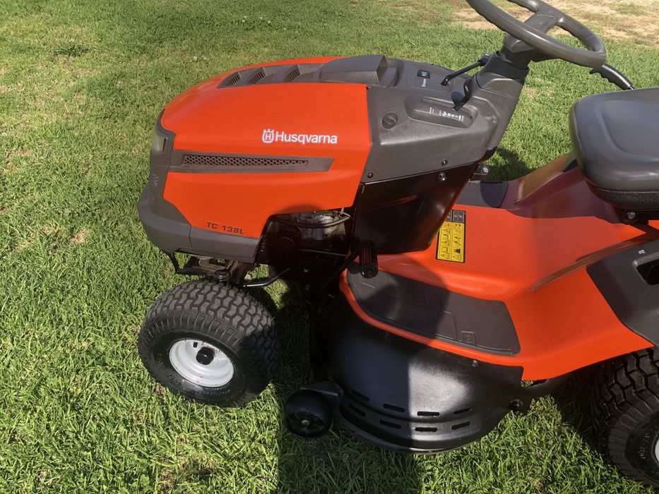 Trator corta relva Husqvarna TC138L