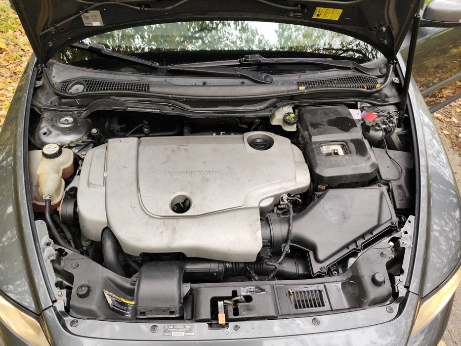 Volvo v50 2,4d5 180km automat