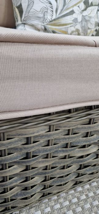 Sofá e mesa de exterior