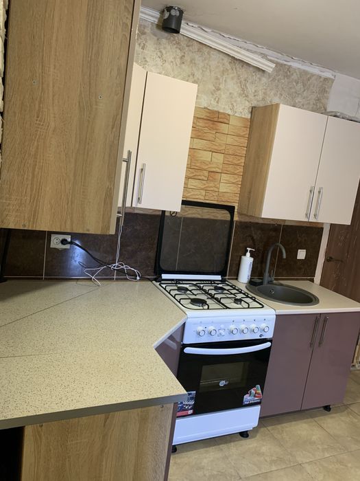 Продам кухню кутову