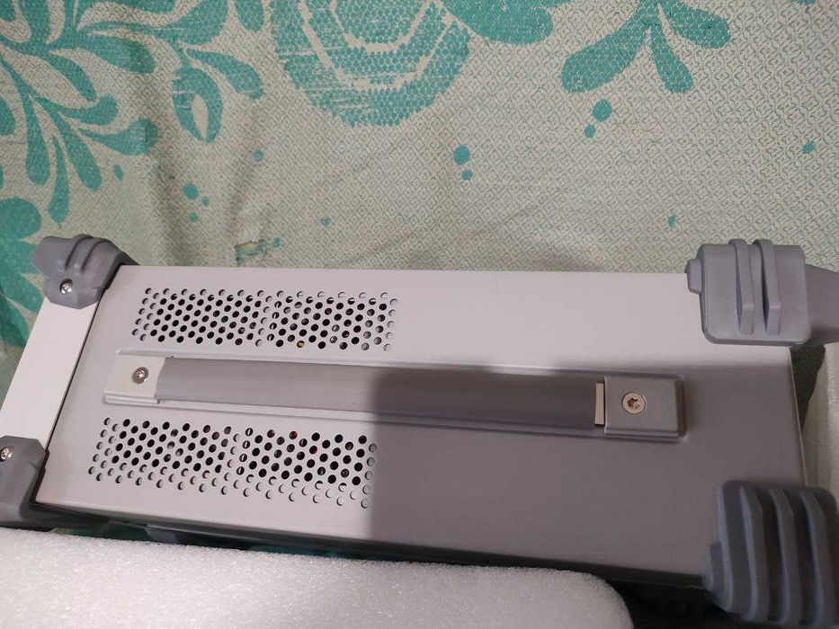 Блок питания Rigol DP832