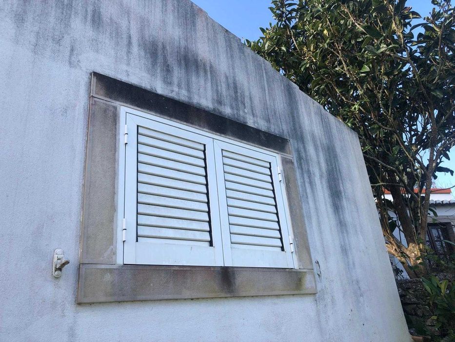 Janelas em Alumínio Branco 120x74 cm – Bom Estado