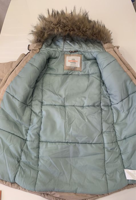 Парка для дівчинки Merrell на зріст 140.