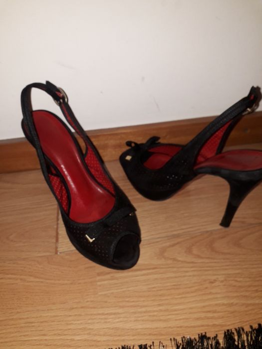 Sapatos de salto alto