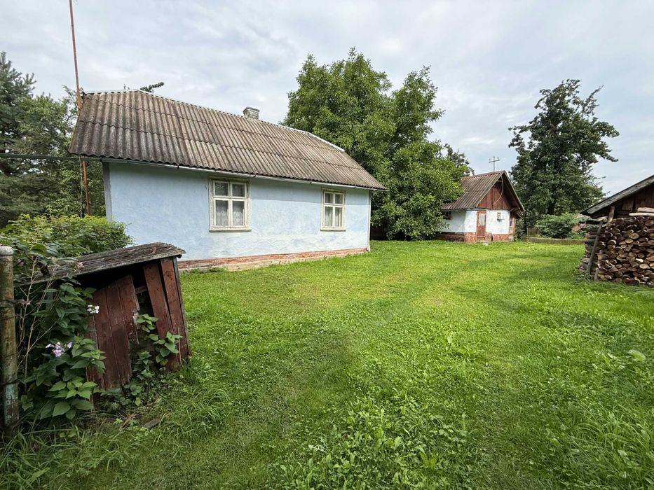Продається дерев'яний будинок в с. Любинці, вул. Шевченка.