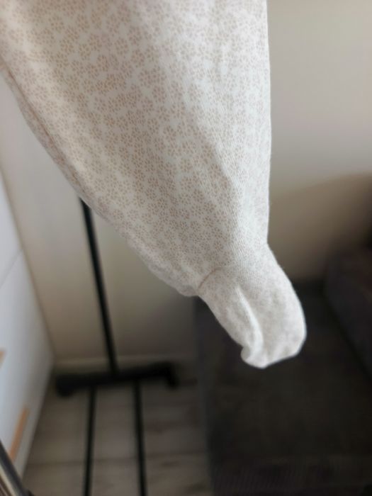 Półśpiochy Lindex 62 bawełna organiczna białe delikatny wzór unisex