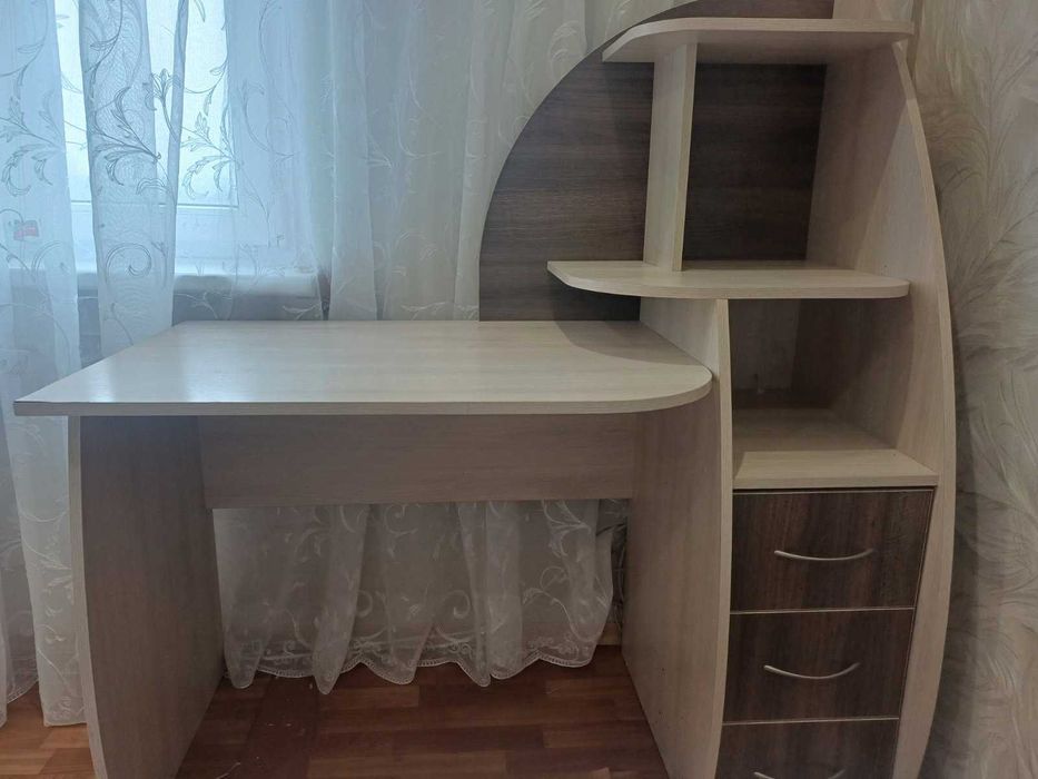 Продаб комп'ютерний стіл