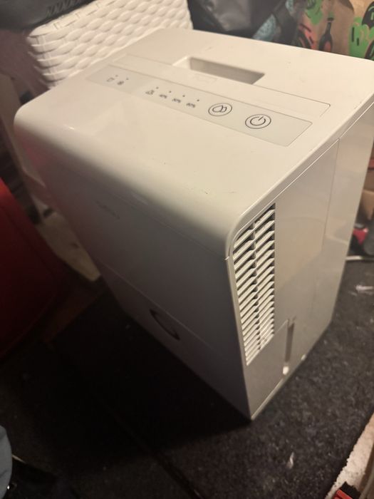 Desumidificador Daitsu ADDE-10 a funcionar